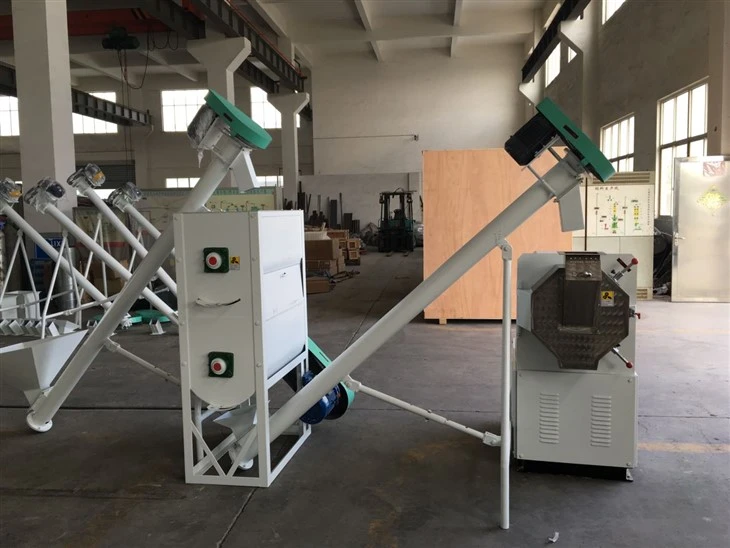 Mini fish feed mill